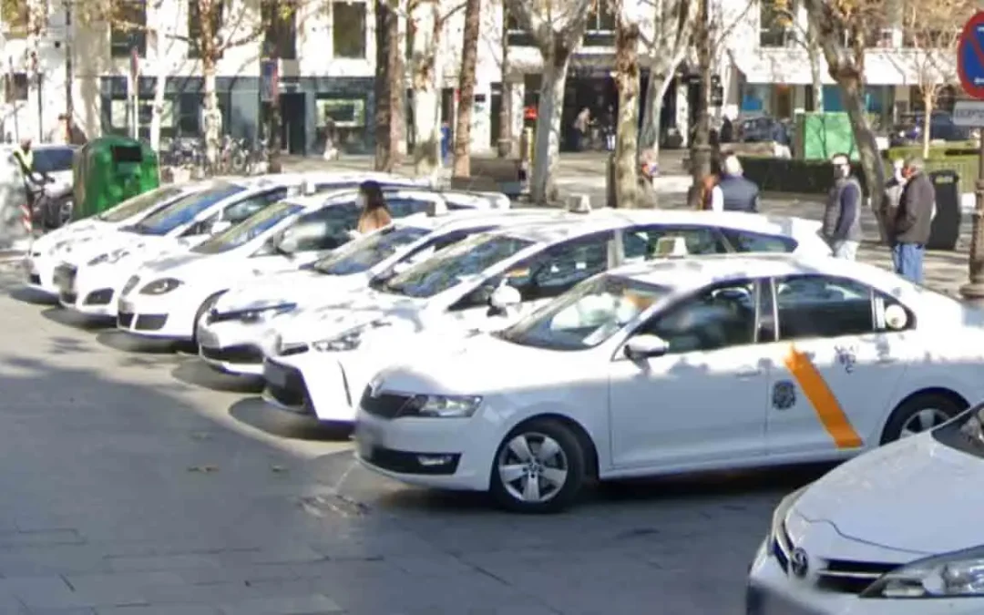 El mundo del taxi en Sevilla ofrece oportunidades laborales a millones de personas