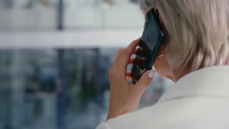 ¿Dónde encontrar el número de taxi en Málaga?